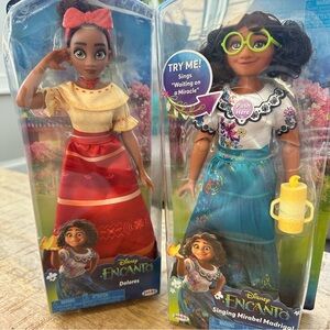 2 Disney Encanto Doll Figures Singing Mirabel Madrigal and Dolores JAKKS Pacific